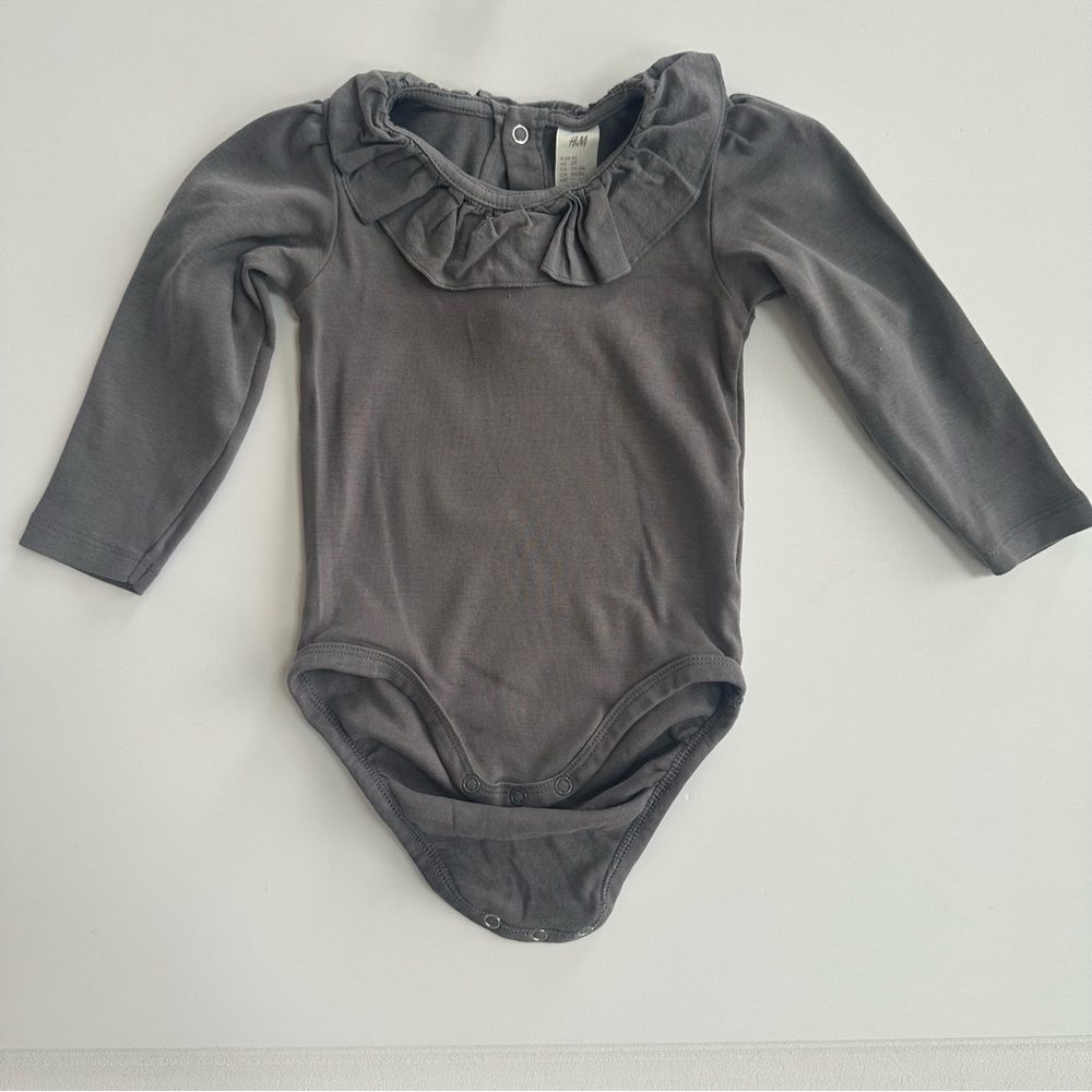 HM | Gray Long Sleeve One Piece Bodysuit with Ruffle Collar